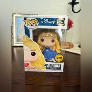 Funko Pop CHASE Disney Princess Sleeping Beauty Aurora #325
